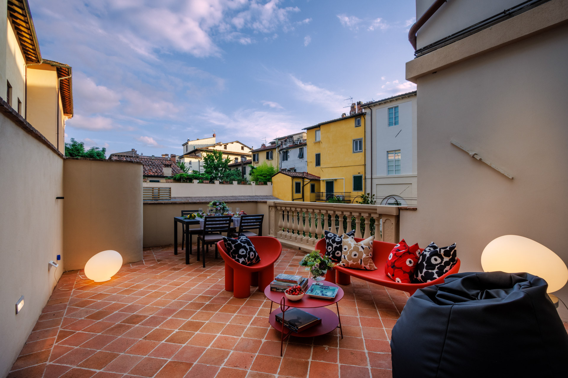  a Lucca - Casa Boero, a Modern Luxury 1st Floor Apartment with Terrace inside the Walls of Lucca