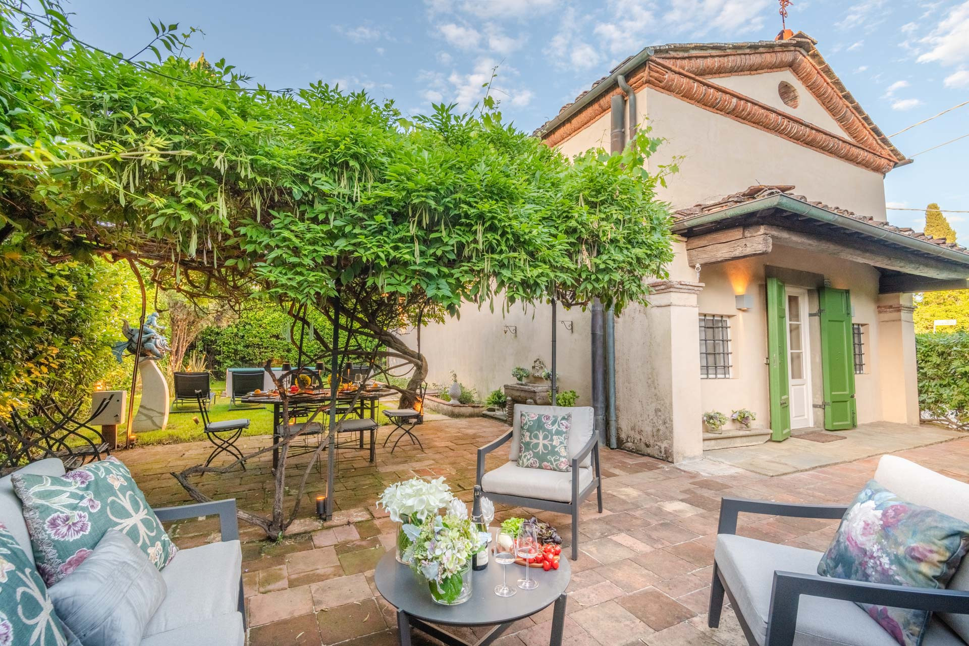 Villa a Lucca - La Chiesetta, an Antique Church with Pool