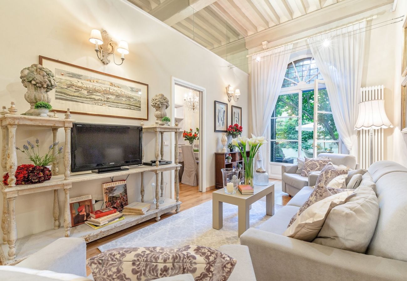 Appartamento a Lucca - Charming Apartment with Garden overlooking the Cathedral inside the Lucca Walls