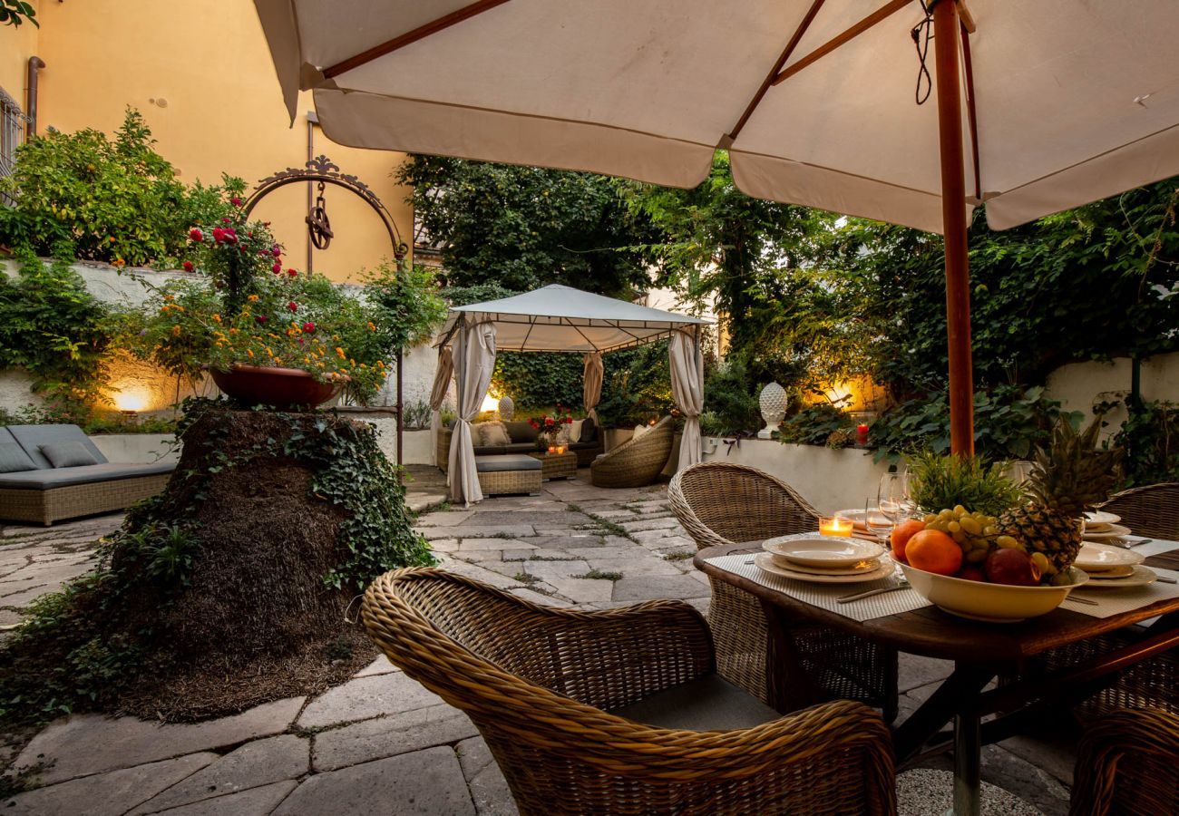 Appartamento a Lucca - Charming Apartment with Garden overlooking the Cathedral inside the Lucca Walls