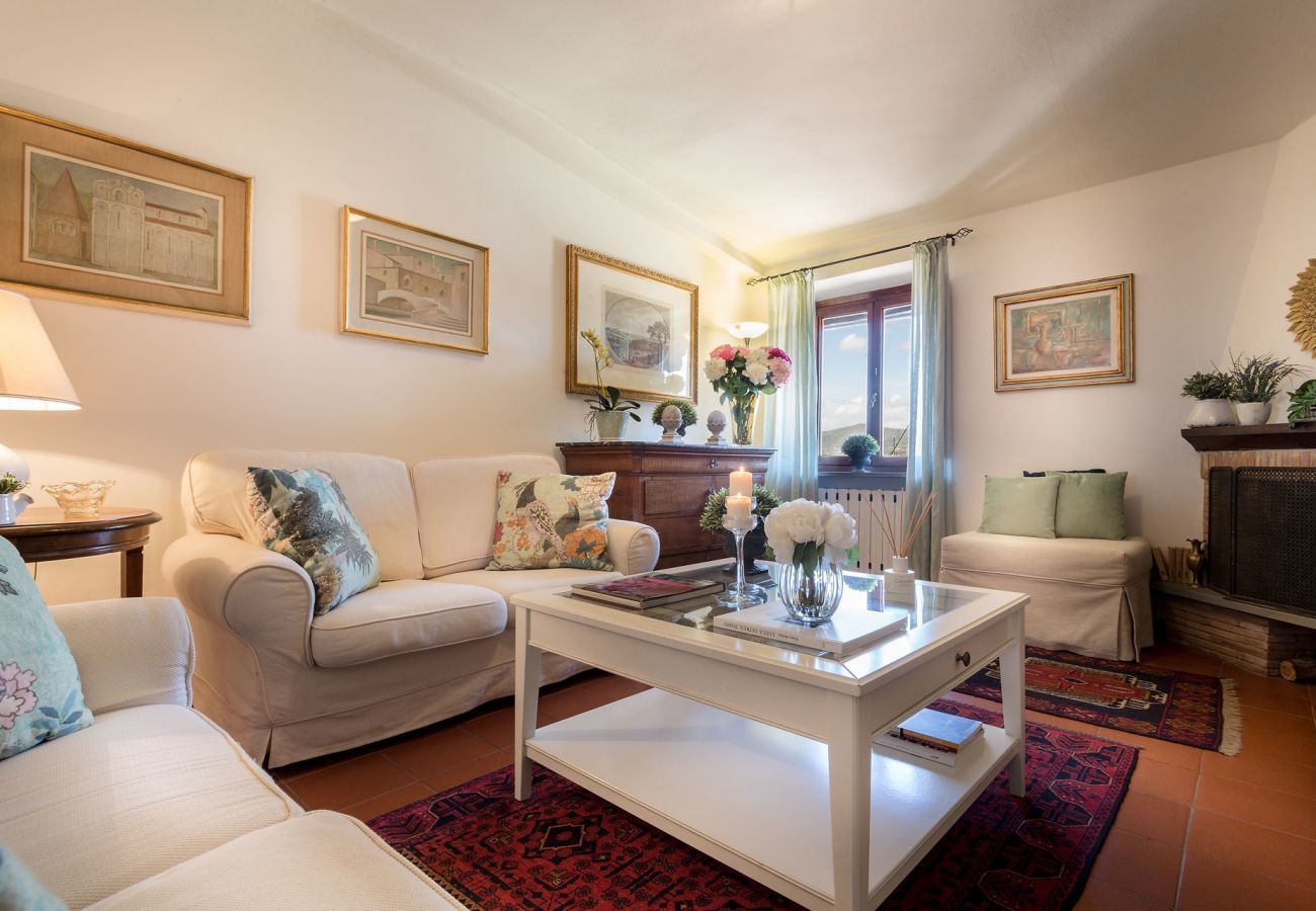 Appartamento a Lucca - 2 Bedrooms Spacious Apartment with Elevator in Lucca