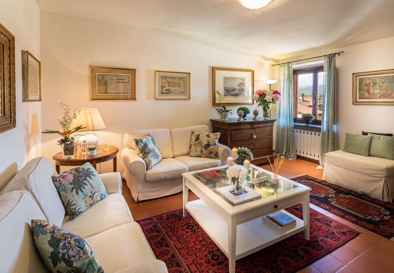 Appartamento a Lucca - 2 Bedrooms Spacious Apartment with Elevator in Lucca