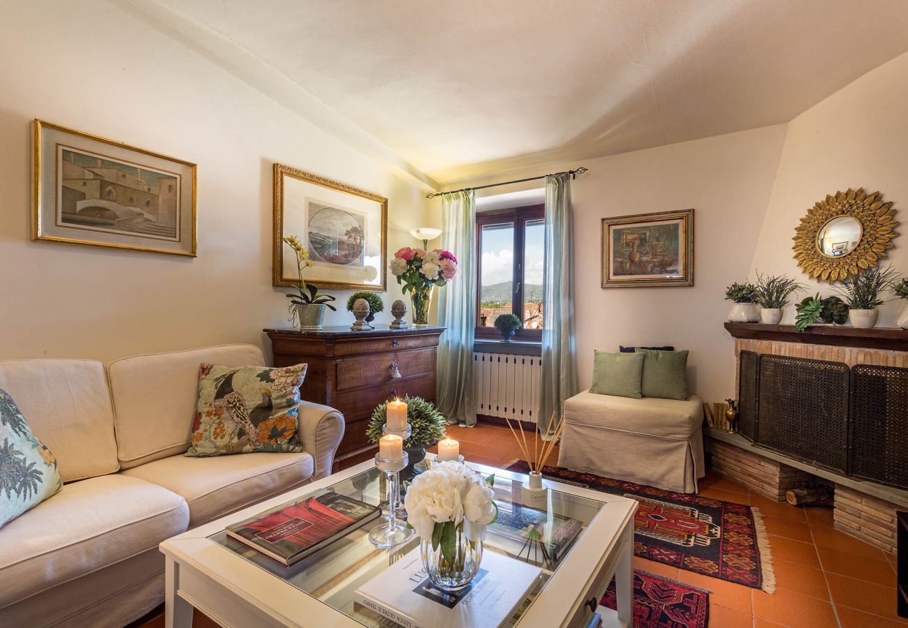 Appartamento a Lucca - 2 Bedrooms Spacious Apartment with Elevator in Lucca