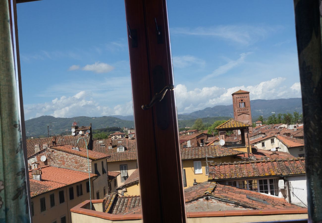 Appartamento a Lucca - 2 Bedrooms Spacious Apartment with Elevator in Lucca