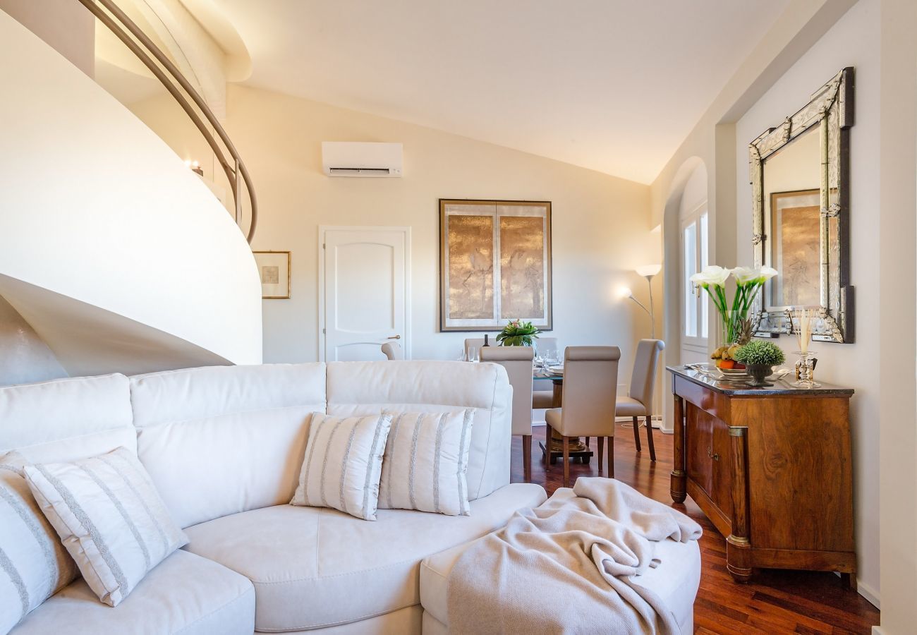 Appartamento a Firenze - Luxury 3 Bedrooms Penthouse with Elevator