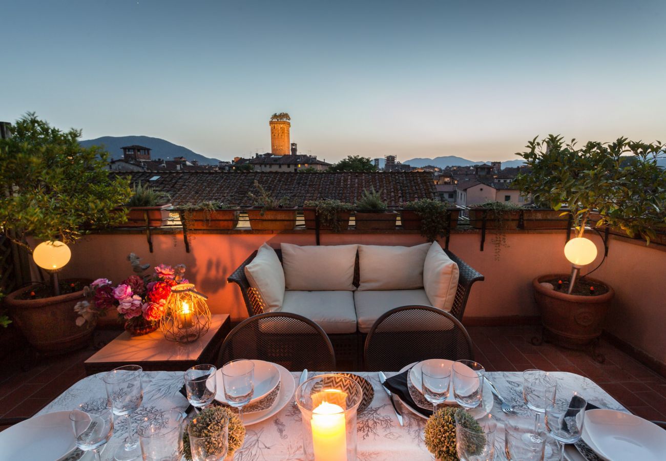 Appartamento a Lucca - Top-Floor Penthouse with Panoramic Terrace in Lucca