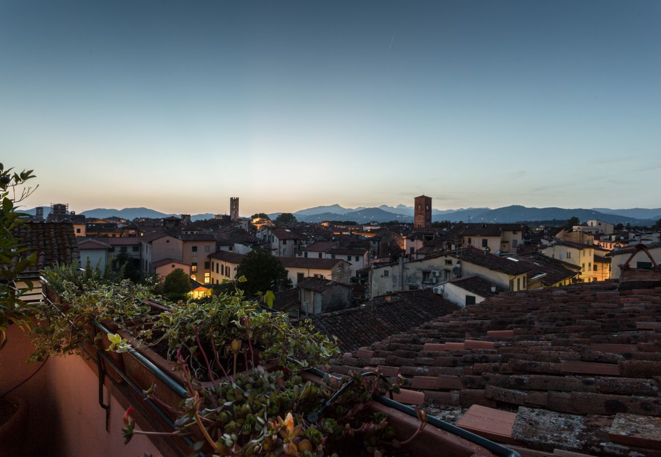 Appartamento a Lucca - Top-Floor Penthouse with Panoramic Terrace in Lucca