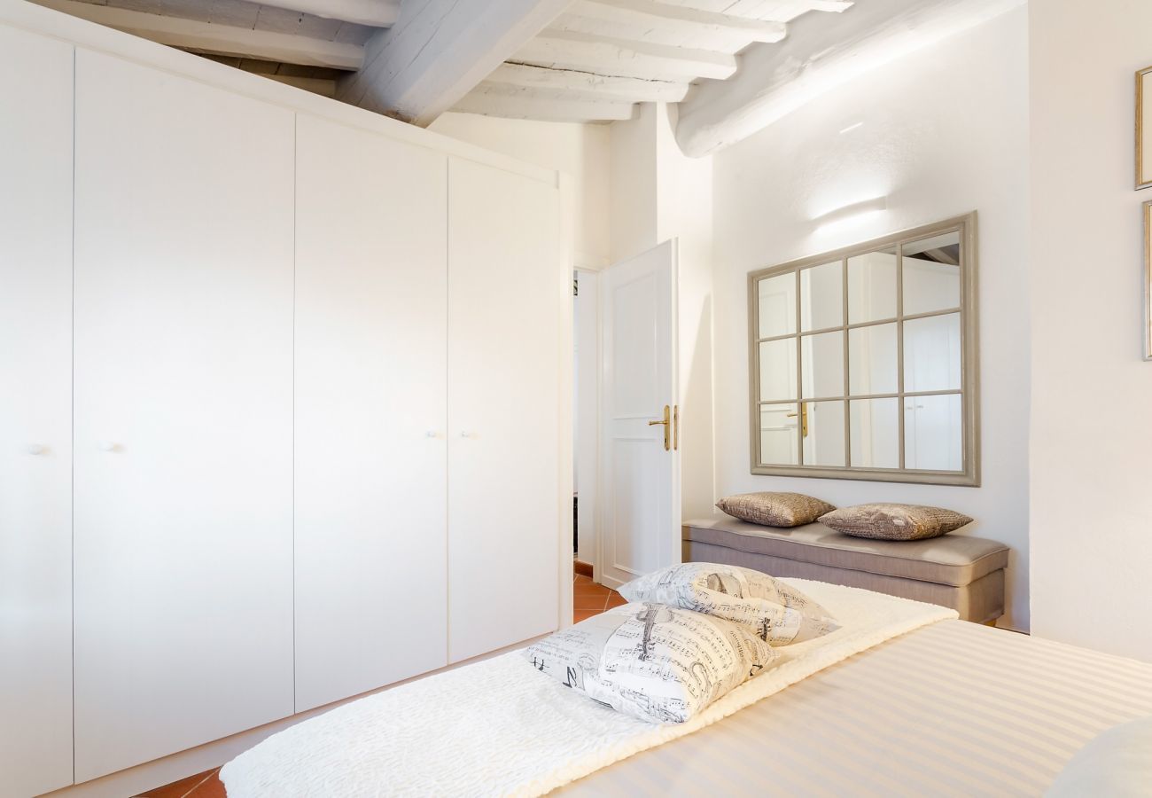 Appartamento a Lucca - A Toproof Penthouse Apartment with Elevator and Private Garden Inside the Walls