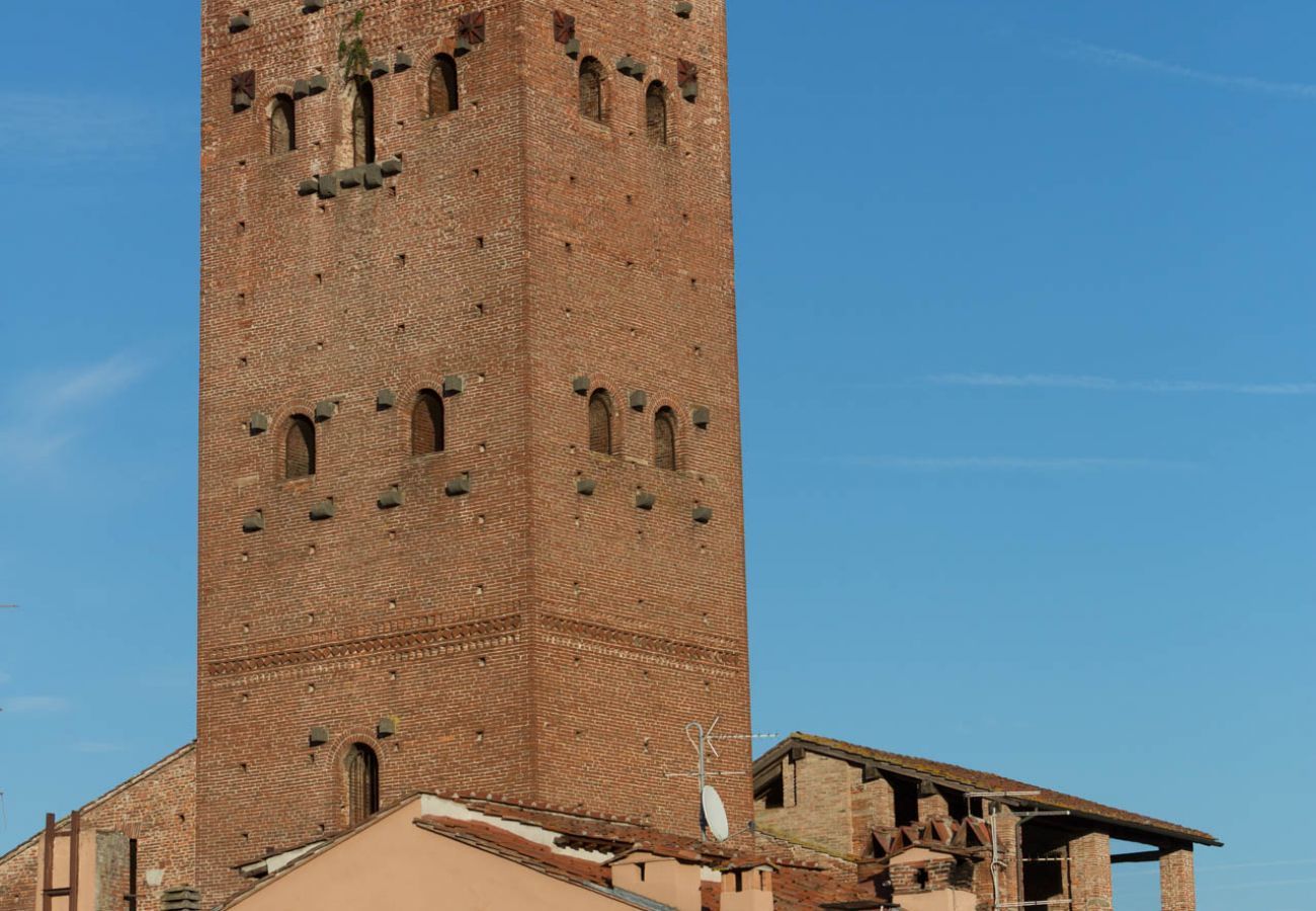 Appartamento a Lucca - A Toproof Penthouse Apartment with Elevator and Private Garden Inside the Walls