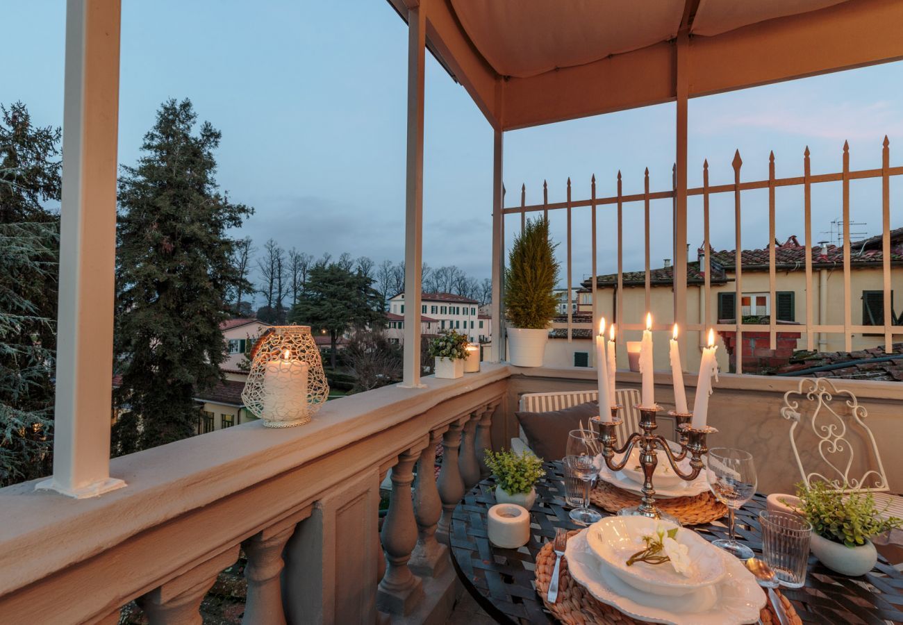 Appartamento a Lucca - CASA UCCELLINI Apartment with a Romantic Terrace