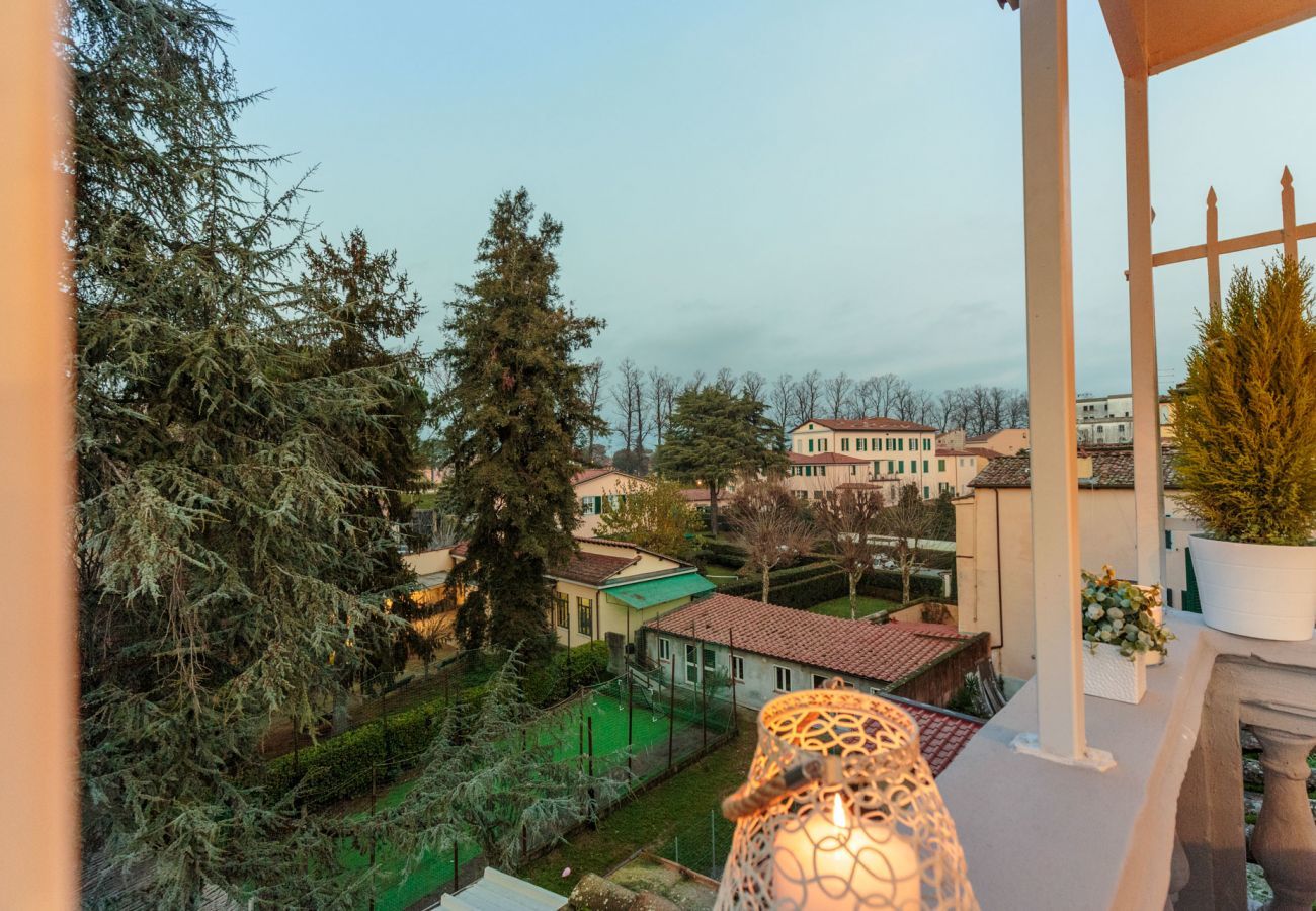 Appartamento a Lucca - CASA UCCELLINI Apartment with a Romantic Terrace