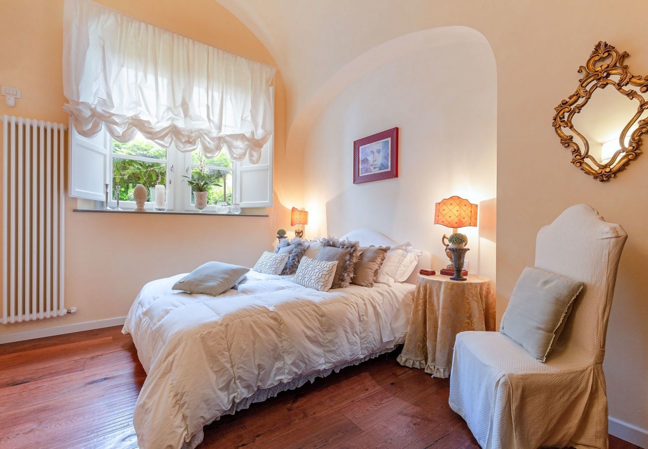 Appartamento a Lucca - Spacious Ground Floor Apartment with Private Garden Inside the Walls of Lucca