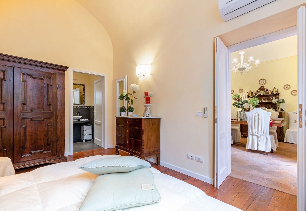 Appartamento a Lucca - Spacious Ground Floor Apartment with Private Garden Inside the Walls of Lucca