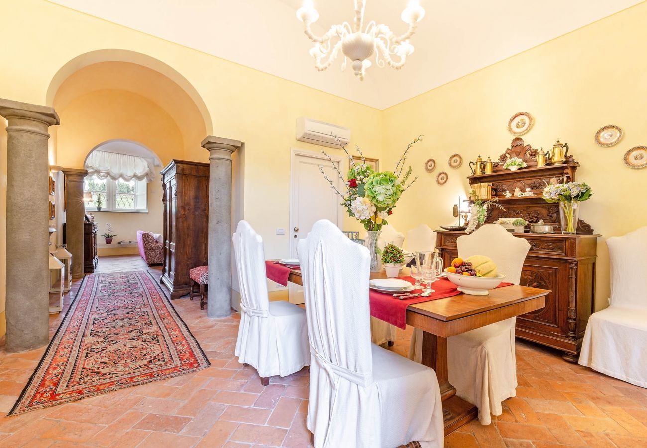 Appartamento a Lucca - Spacious Ground Floor Apartment with Private Garden Inside the Walls of Lucca