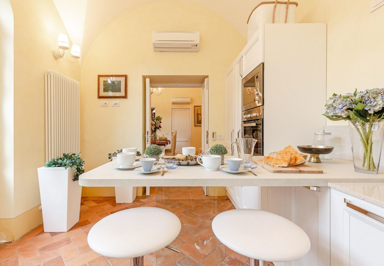 Appartamento a Lucca - Spacious Ground Floor Apartment with Private Garden Inside the Walls of Lucca