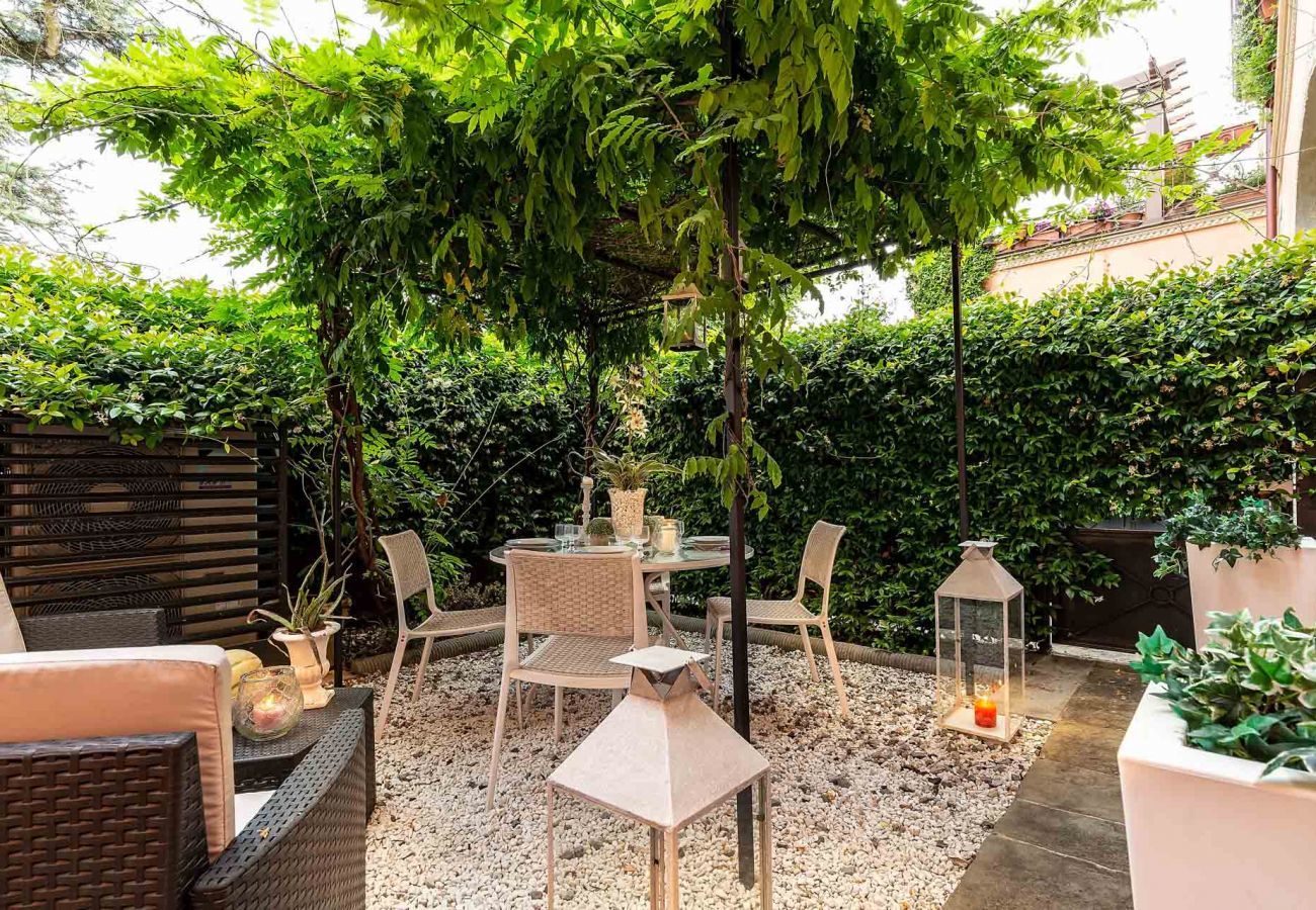 Appartamento a Lucca - Spacious Ground Floor Apartment with Private Garden Inside the Walls of Lucca