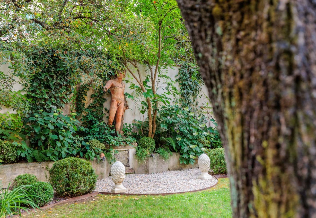 Appartamento a Lucca - LA CASINA Luxury Apartment inside the Walls of Lucca with Garden, A/c, Wifi