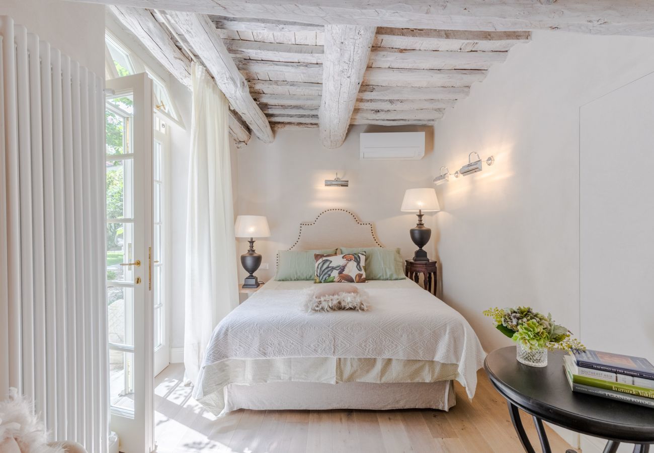 Appartamento a Lucca - LA CASINA Luxury Apartment inside the Walls of Lucca with Garden, A/c, Wifi