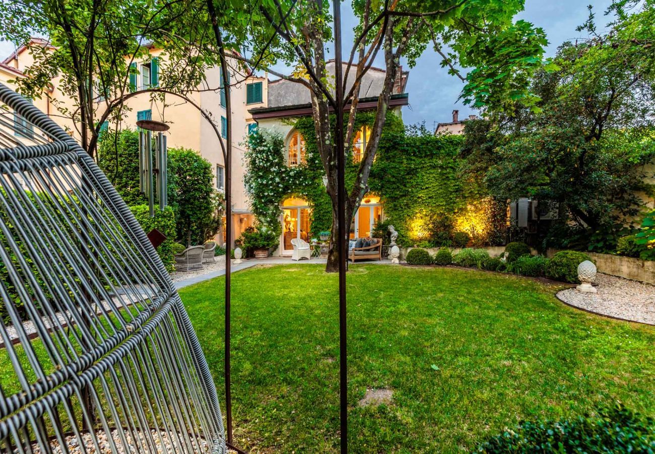 Appartamento a Lucca - LA CASINA Luxury Apartment inside the Walls of Lucca with Garden, A/c, Wifi