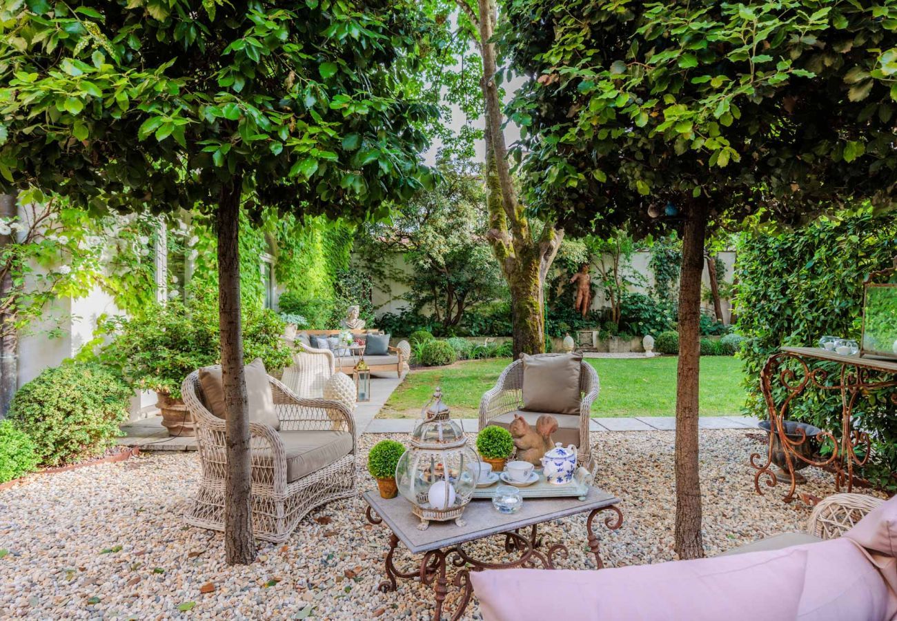 Appartamento a Lucca - LA CASINA Luxury Apartment inside the Walls of Lucca with Garden, A/c, Wifi