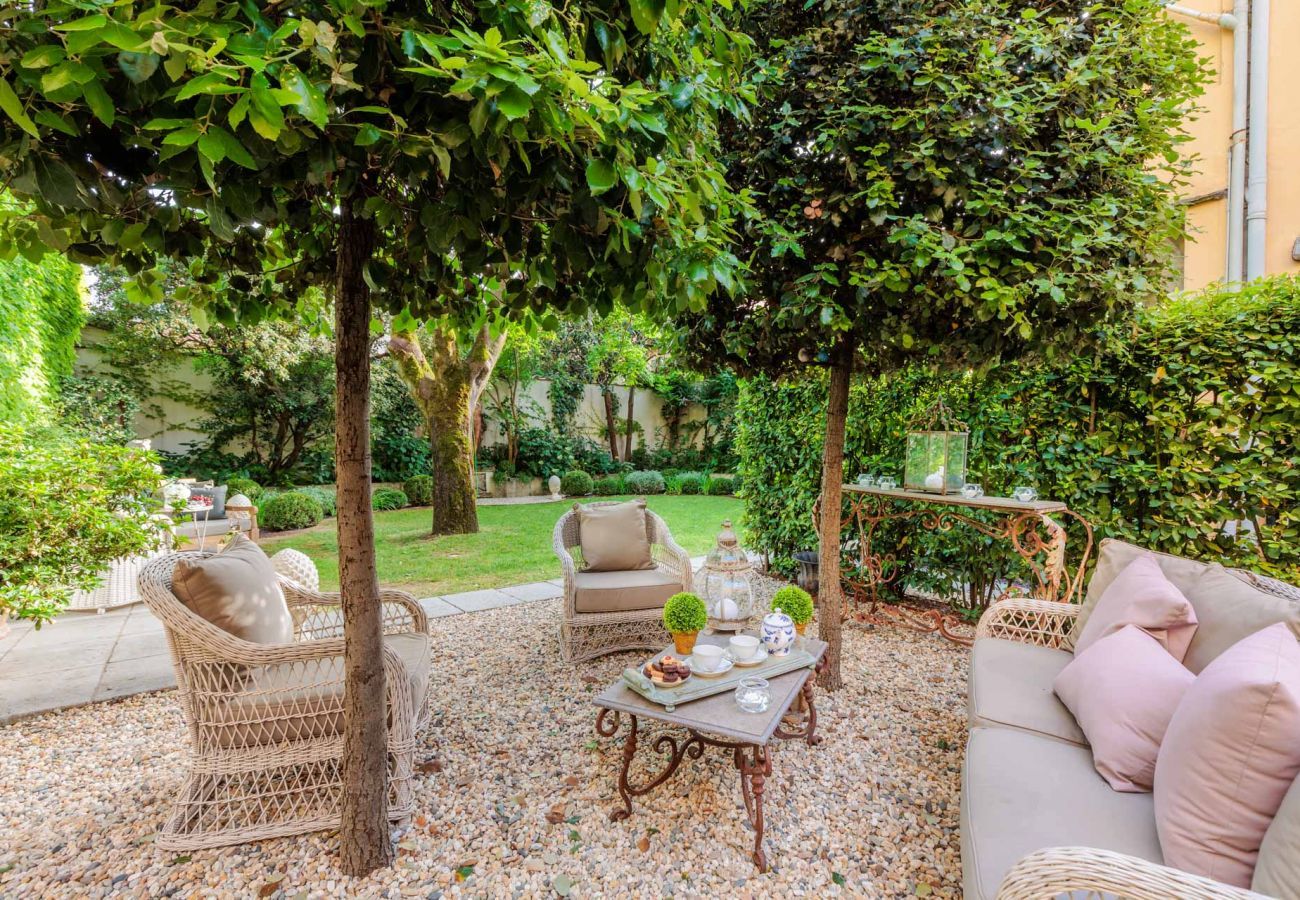 Appartamento a Lucca - LA CASINA Luxury Apartment inside the Walls of Lucca with Garden, A/c, Wifi