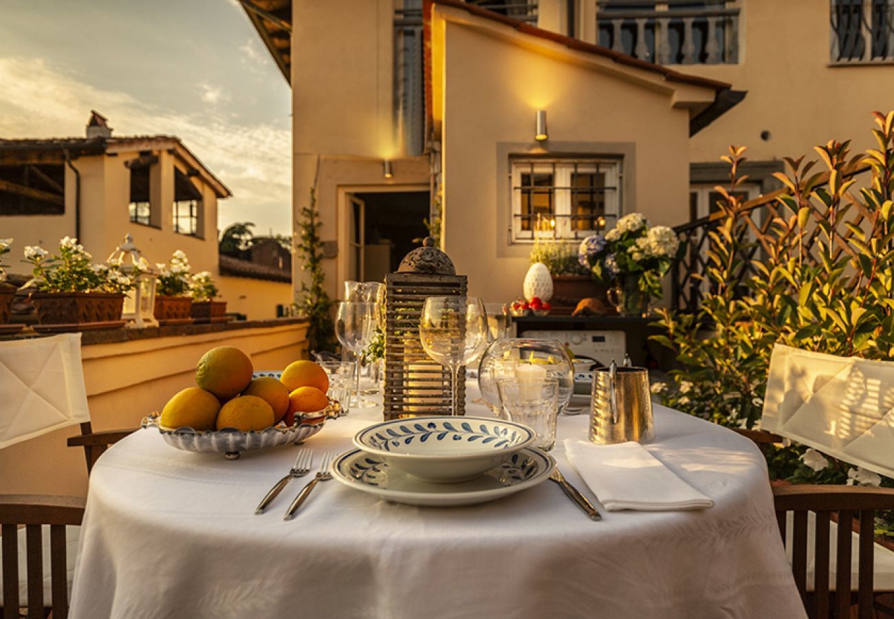 Appartamento a Lucca - THE 1500S PALACE TERRACE APARTMENT IN LUCCA, Air Conditioning Wifi Views