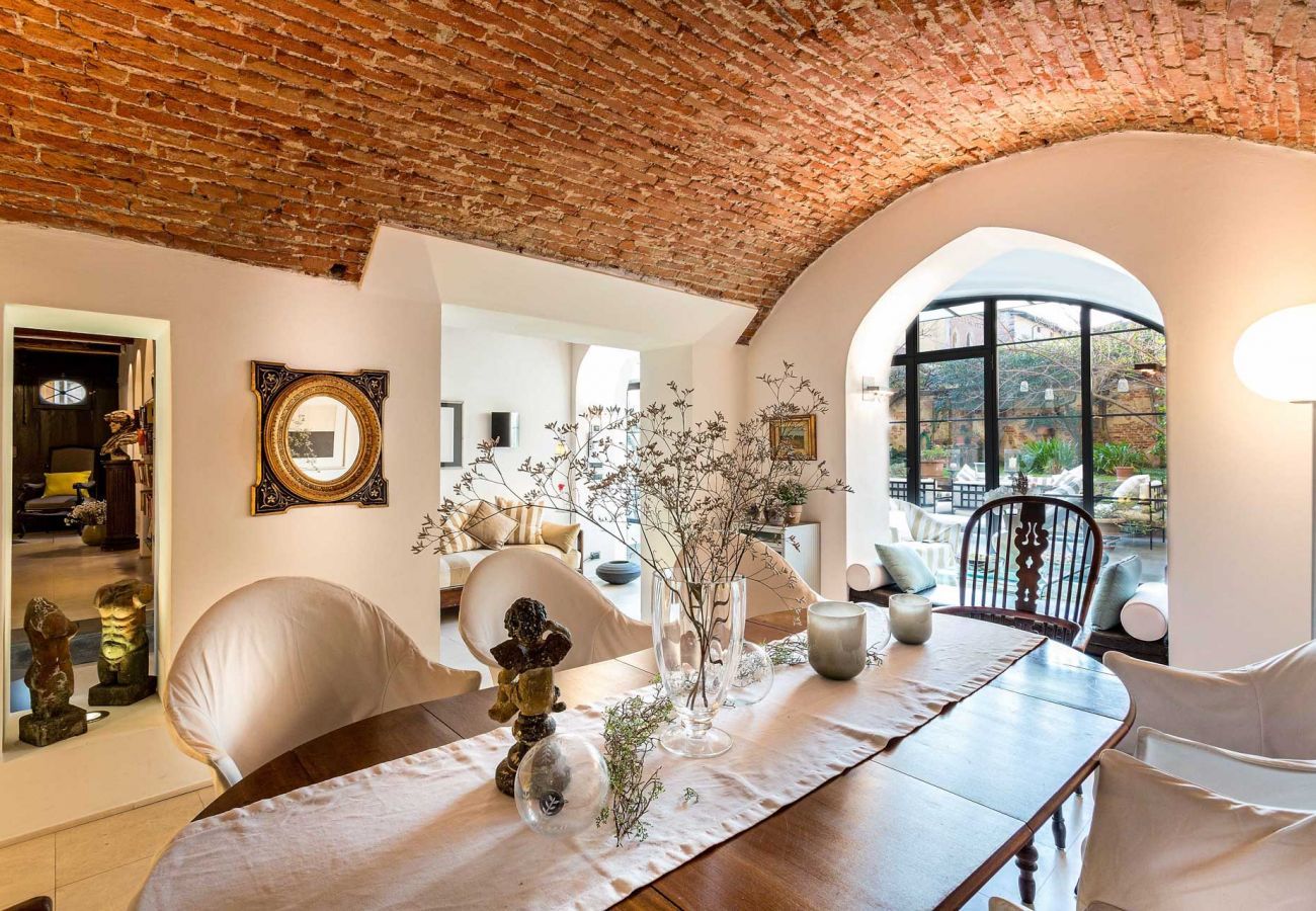 Appartamento a Lucca - 3 bedrooms ground floor apartment, PRIVATE GARDEN, close to parking inside Lucca