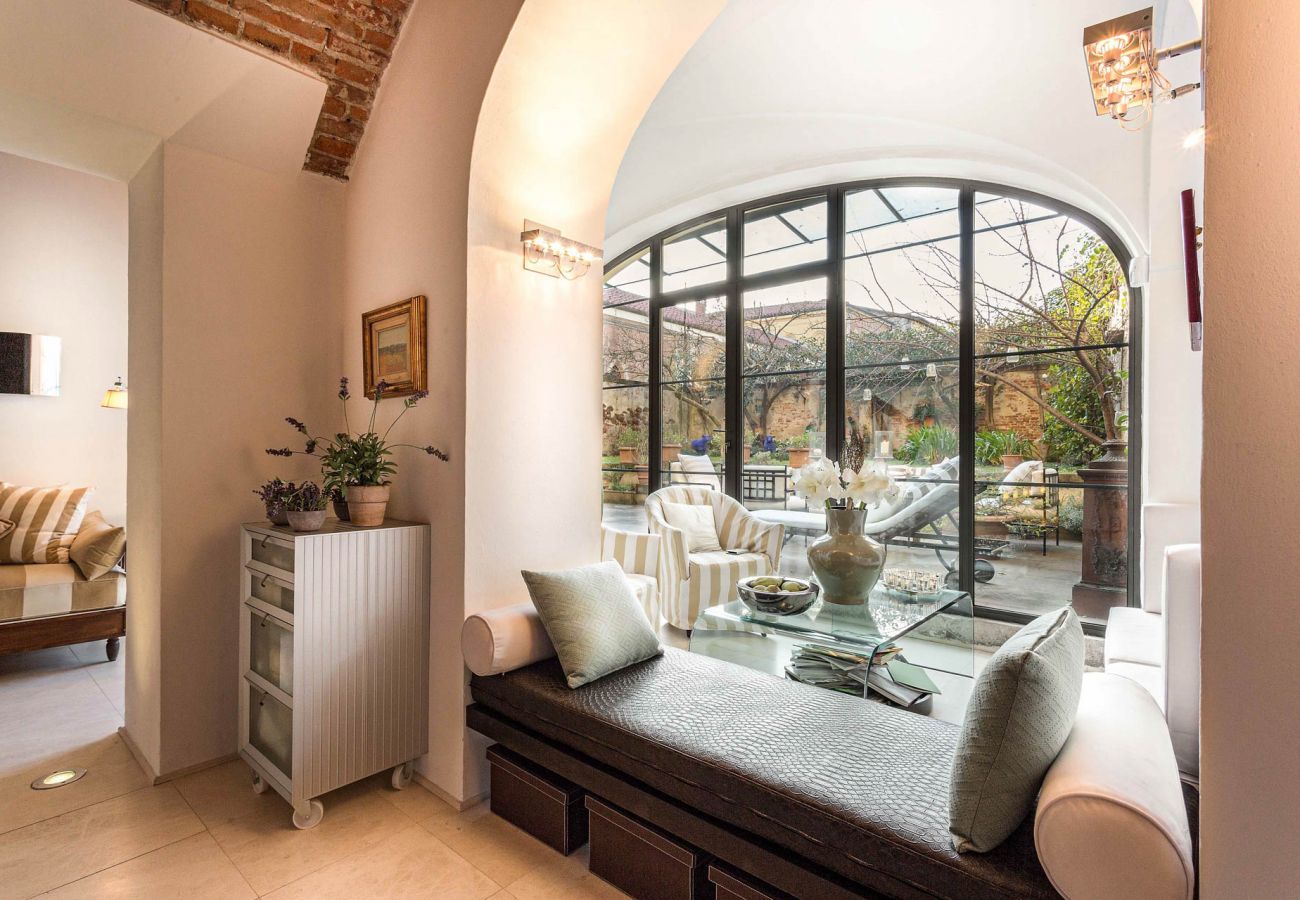 Appartamento a Lucca - 3 bedrooms ground floor apartment, PRIVATE GARDEN, close to parking inside Lucca