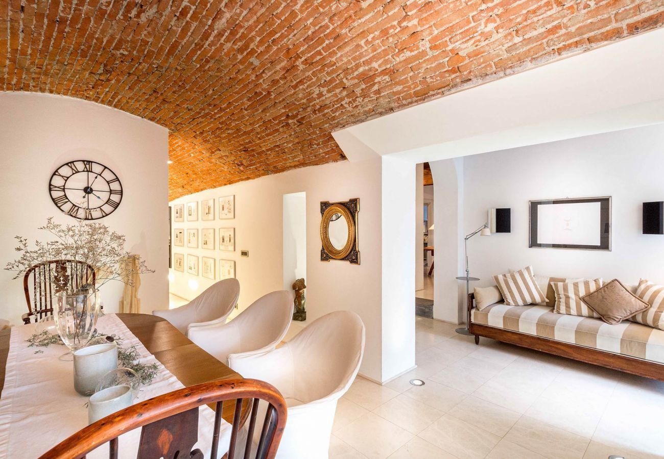 Appartamento a Lucca - 3 bedrooms ground floor apartment, PRIVATE GARDEN, close to parking inside Lucca