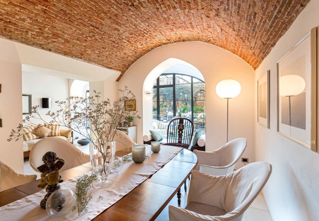 Appartamento a Lucca - 3 bedrooms ground floor apartment, PRIVATE GARDEN, close to parking inside Lucca