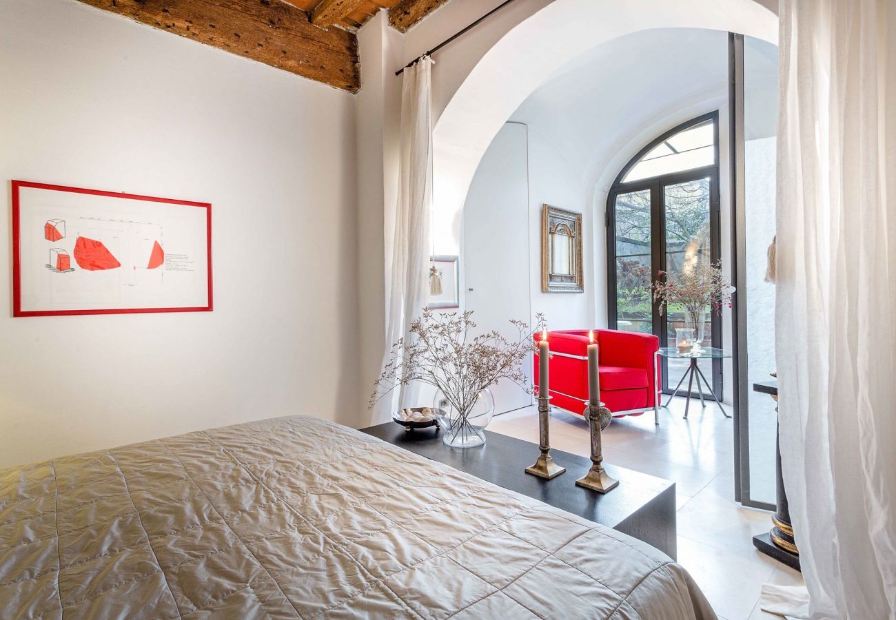 Appartamento a Lucca - 3 bedrooms ground floor apartment, PRIVATE GARDEN, close to parking inside Lucca