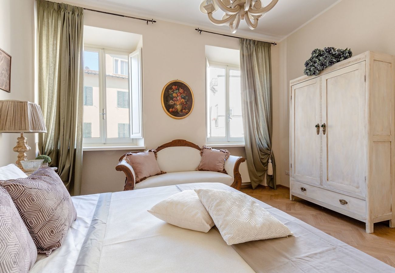 Appartamento a Lucca - CASA SAN FREDIANO 3 Luxury Bedrooms and a Charming LUCCA View Inside the Walls