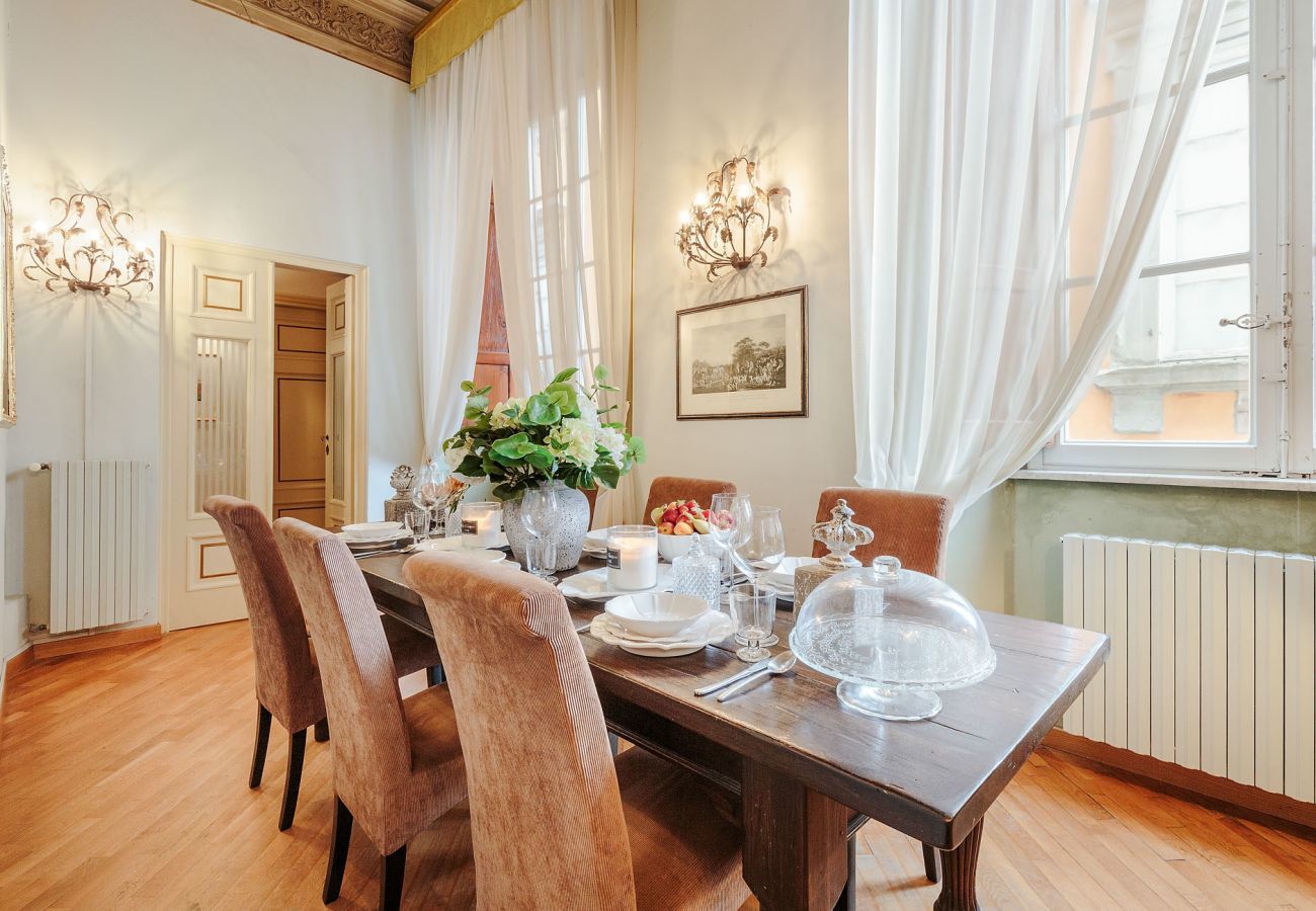 Appartamento a Lucca - Romantic LUCCA apartment With View Over a Church