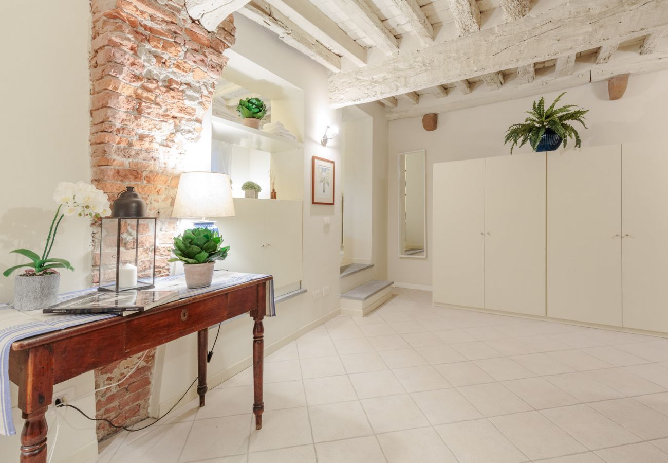 Appartamento a Lucca - Stylish Smart Ground Floor Apartment inside Lucca