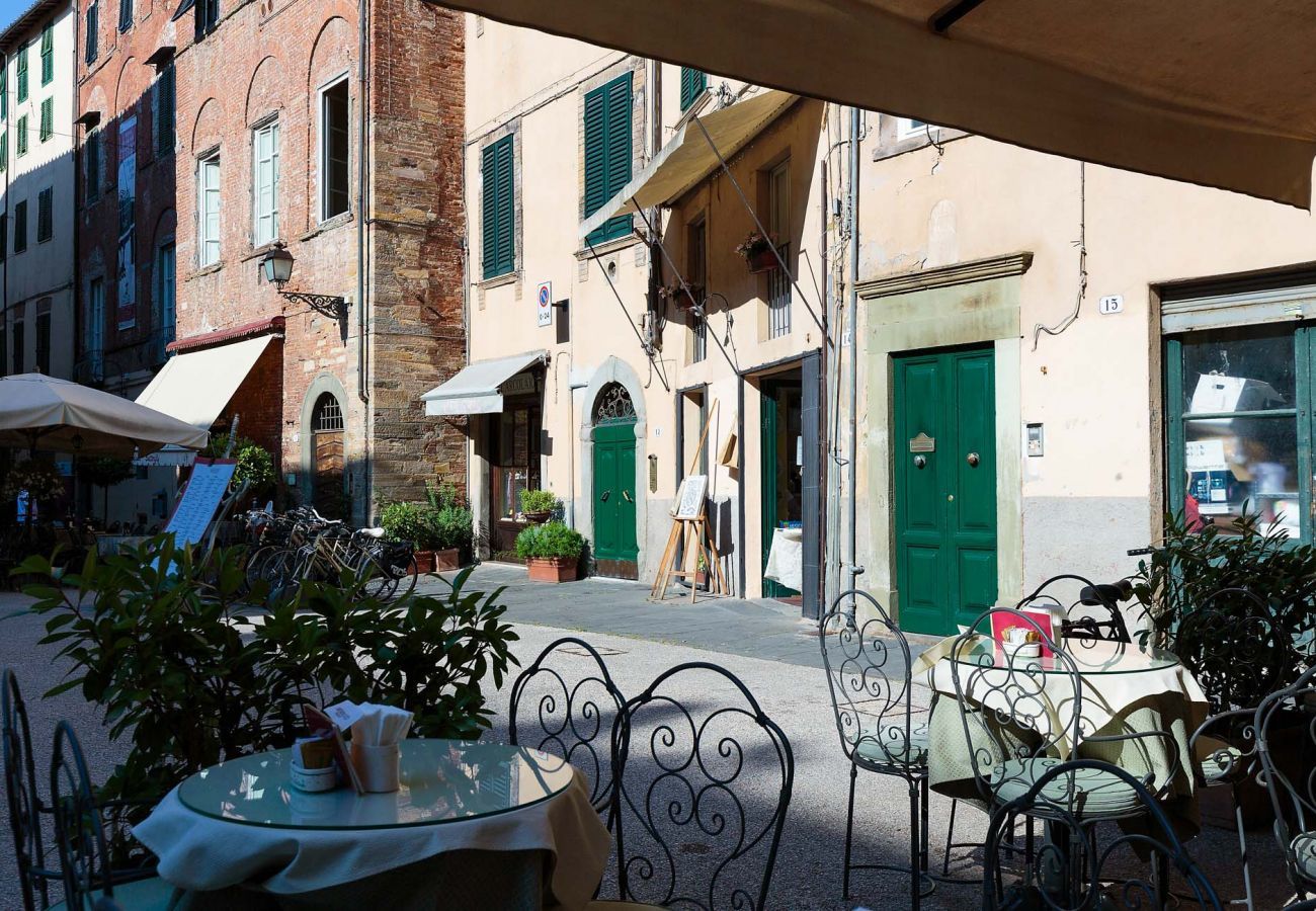 Appartamento a Lucca - Casa AriasARIAS APARTMENT in the iconic Piazza San Michele