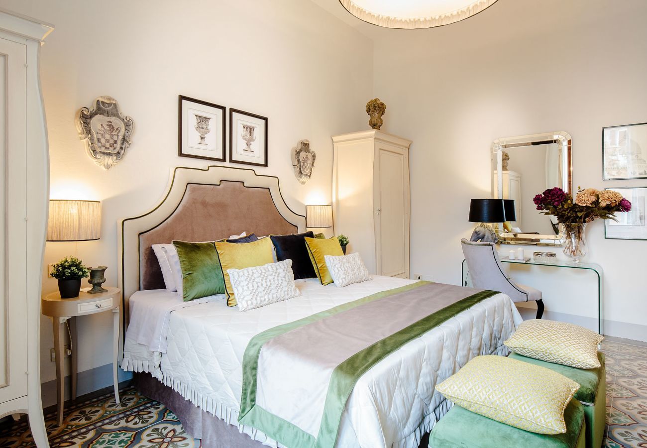 Appartamento a Lucca - The Park View 4 Bedrooms Apartment with Terrace and Elevator inside the Walls of Lucca