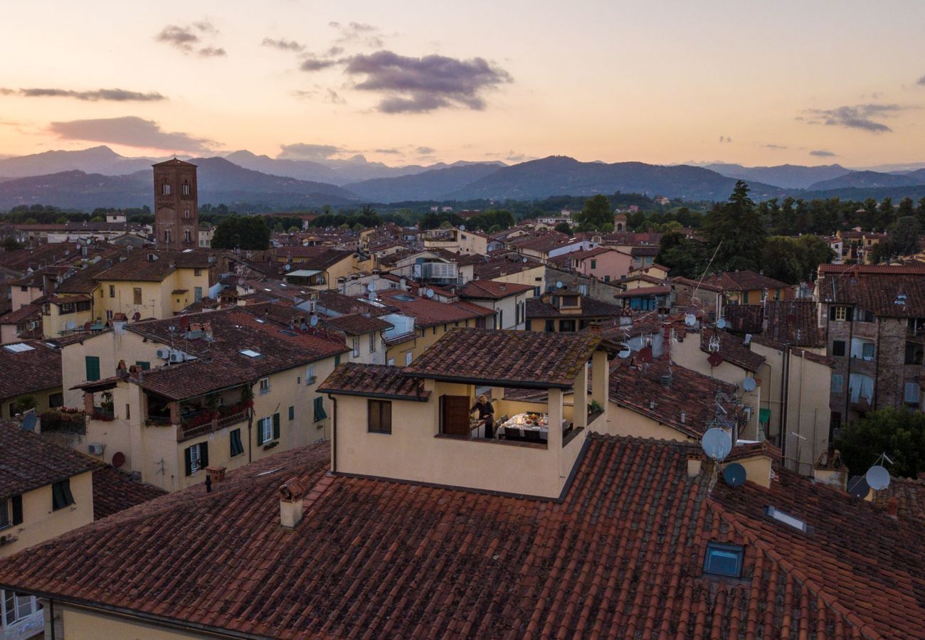 Appartamento a Lucca - The Park View 4 Bedrooms Apartment with Terrace and Elevator inside the Walls of Lucca