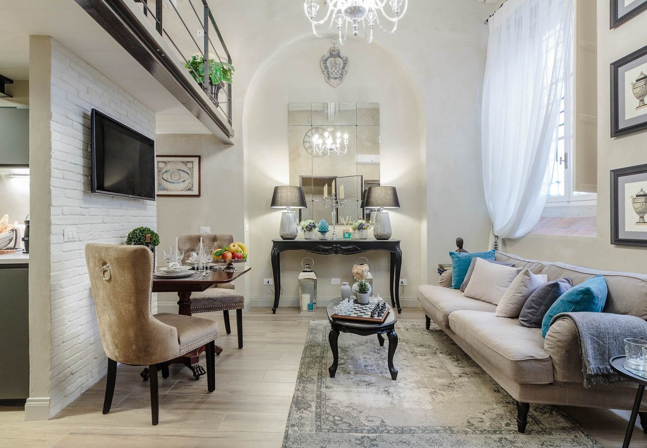 Appartamento a Lucca - PAOLO GUINIGI Elegant Apartment Suite, Masterful Interior inside the Walls of Lucca