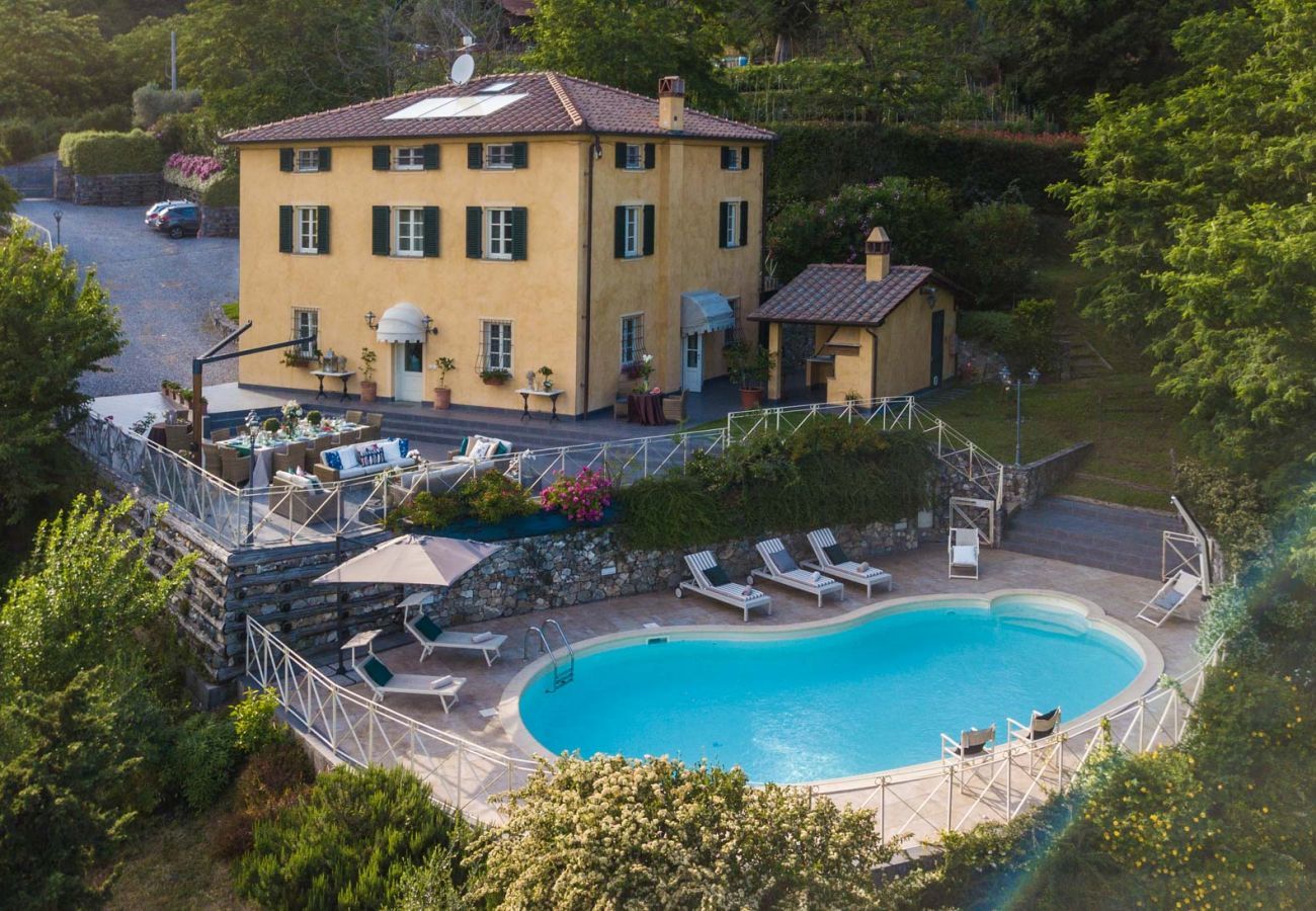 Villa a Camaiore - CASOLARE DEI COLLI Panoramic Private Pool, Lavish Interiors and a Gourmet Kitchen