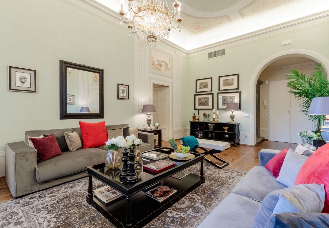 Appartamento a Lucca - THE MEDIEVAL PENTHOUSE, Indulge among History in a Luxury 5 Bedrooms Apartment