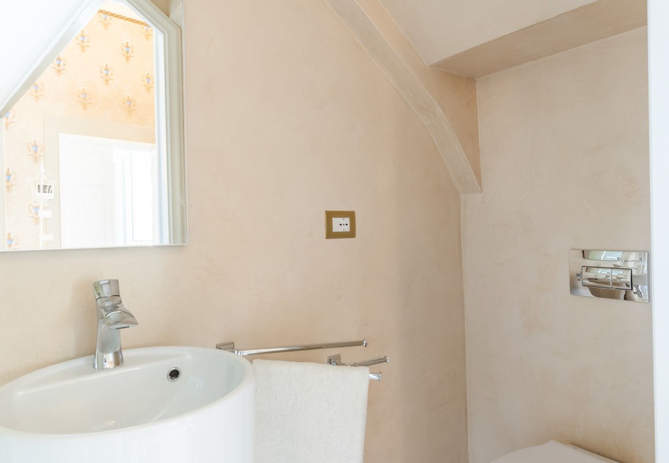 Appartamento a Lucca - Luxury 1 Bedroom Apartment with Elevator inside the Walls of Lucca by the Main Square Piazza San Michele