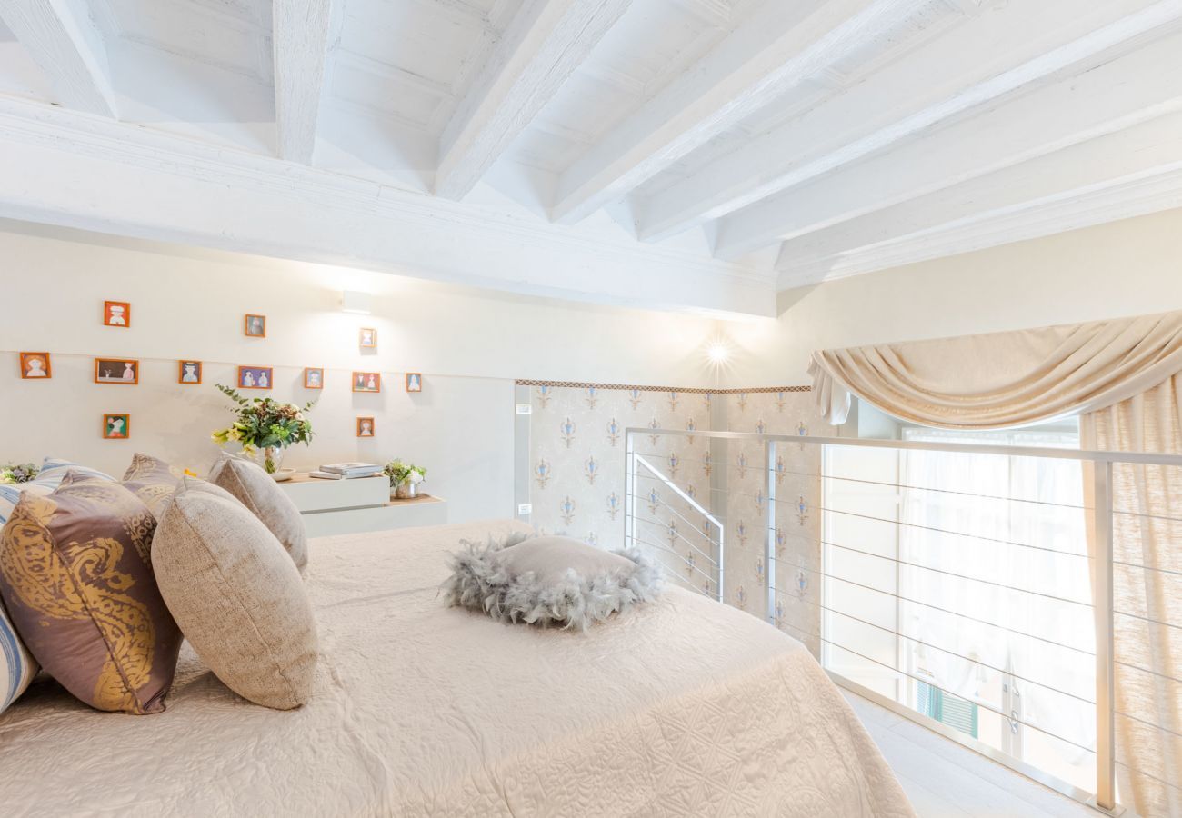 Appartamento a Lucca - Luxury 1 Bedroom Apartment with Elevator inside the Walls of Lucca by the Main Square Piazza San Michele