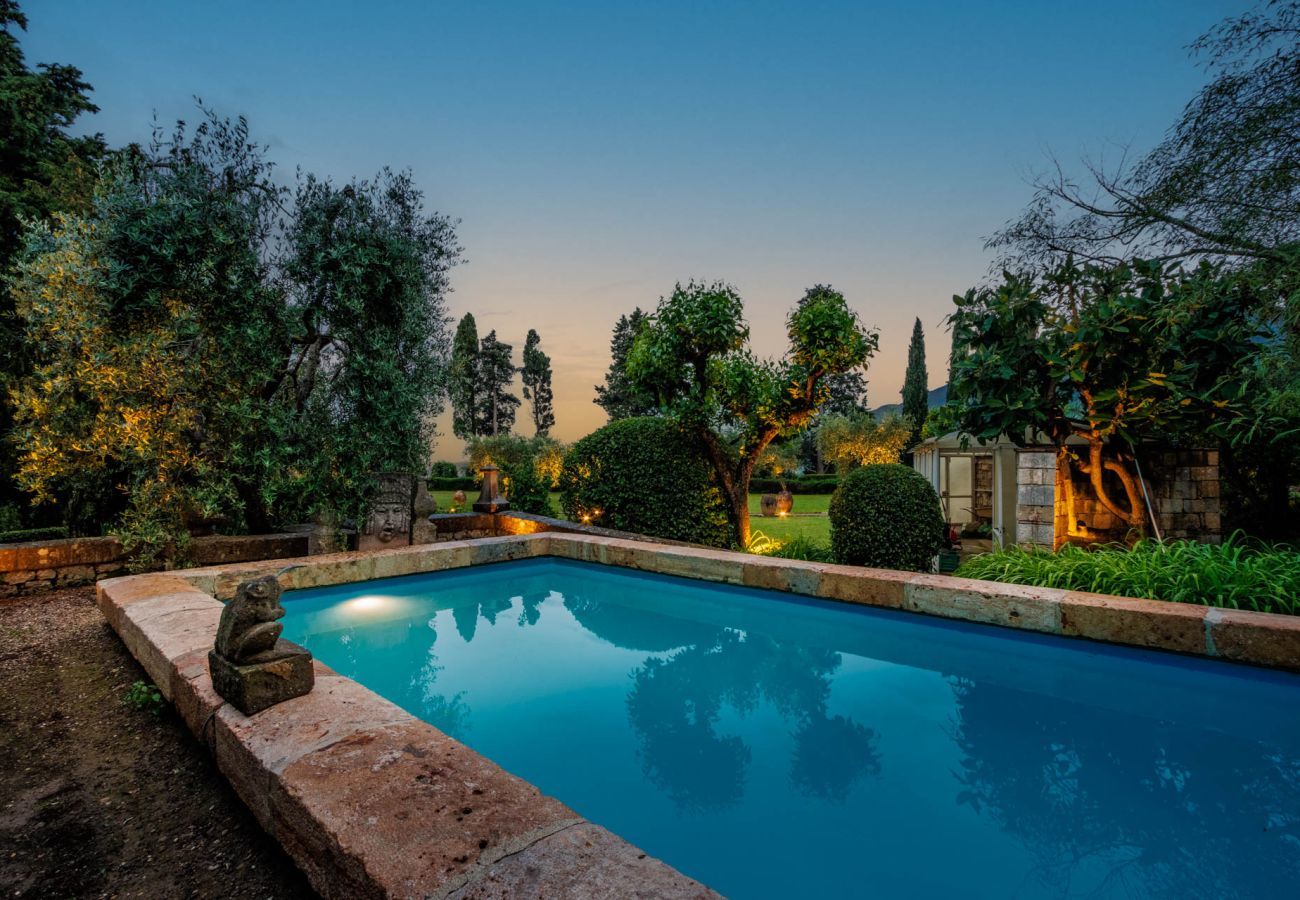 Villa a Cetona - Rocca di Cetona, a Luxury Castle with Pool in Tuscany