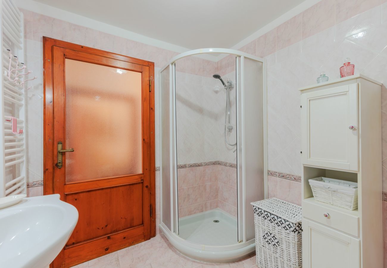 Appartamento a Lucca - Casa La Guardia, a Classic 3 bedrooms Panoramic Apartment inside a Medieval tower dating back to 1100s within the Walls of Lucca