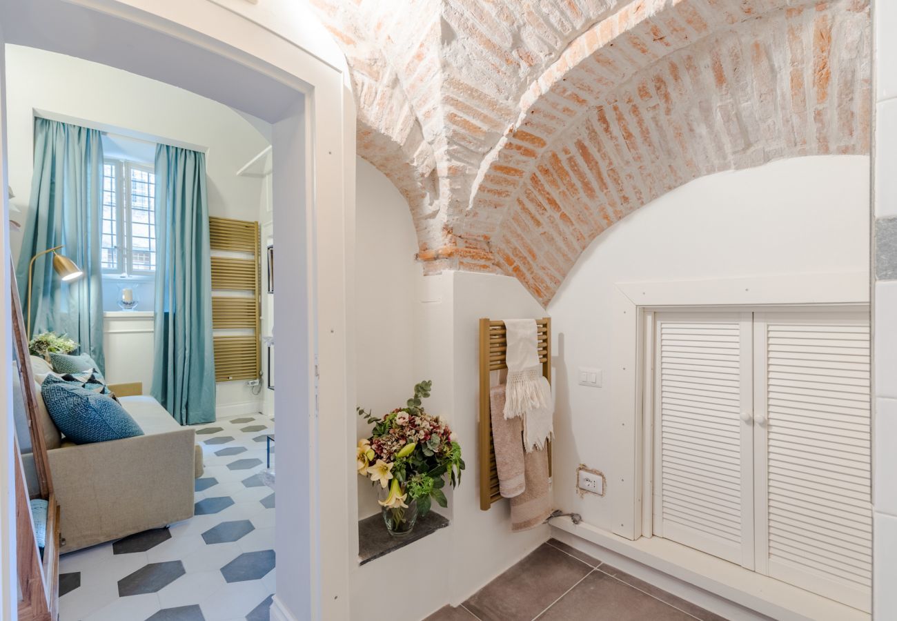 Appartamento a Lucca - Busdraghi Studio, a stylish studio along Via Fillungo inside the walls of Lucca05