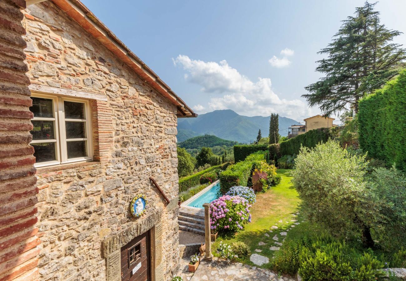 Villa a Borgo a Mozzano - Gran Burrone, a Luxury Castle with Pool in Borgo a Mozzano close to Lucca and Garfagnana