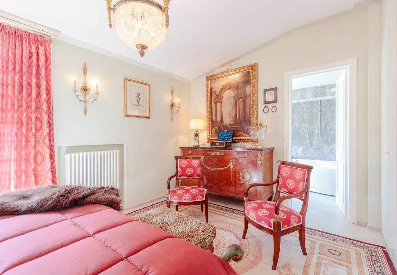 Appartamento a Lucca - Casa Dieter, a superb 2 bedrooms Apartment with Grand Terrace and private parking in Central Lucca