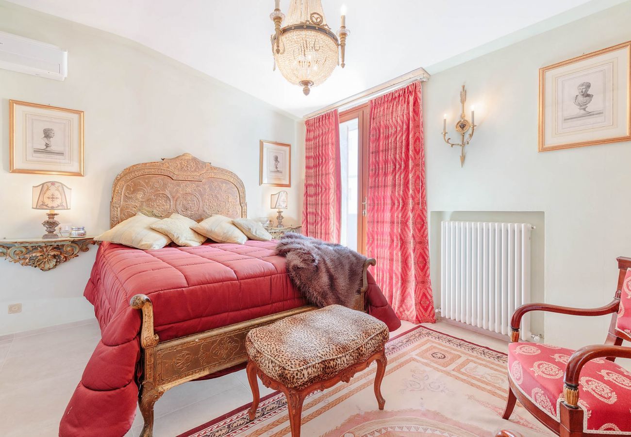 Appartamento a Lucca - Casa Dieter, a superb 2 bedrooms Apartment with Grand Terrace and private parking in Central Lucca