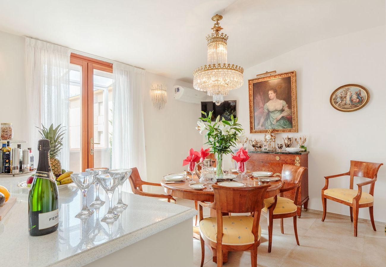 Appartamento a Lucca - Casa Dieter, a superb 2 bedrooms Apartment with Grand Terrace and private parking in Central Lucca