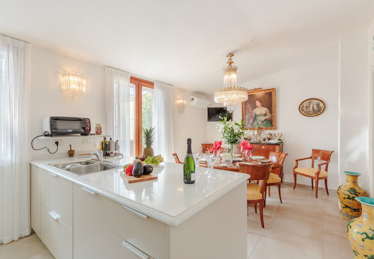 Appartamento a Lucca - Casa Dieter, a superb 2 bedrooms Apartment with Grand Terrace and private parking in Central Lucca